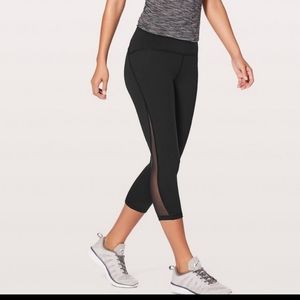 Lululemon black capris